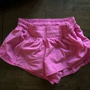 Lululemon Athletica Pink Athletic Shorts with Breathable Design
Hotty Hot 2.5”